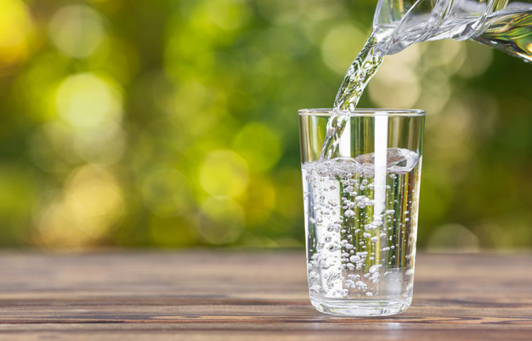 ماذا يجب أن تكون قيمة الرقم الهيدروجيني للمياه النقية؟